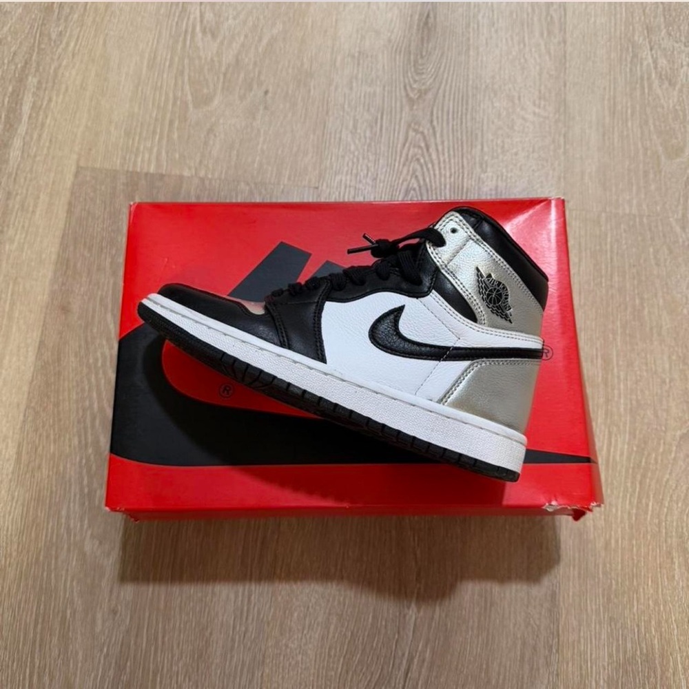 Nike Air Jordan 1